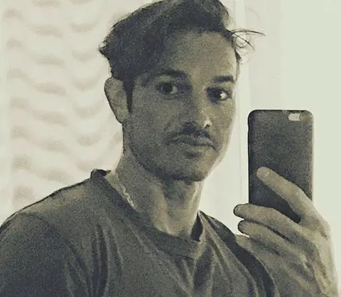 David Scarantino offende Cristina Incorvaia: “Maledetta”. La De Filippi interviene