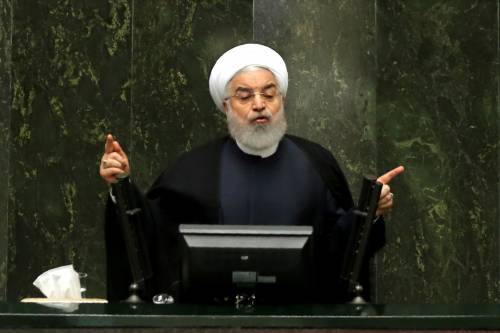 Iran, l'annuncio di Rouhani. "Domani terzo step per disimpegno nucleare"
