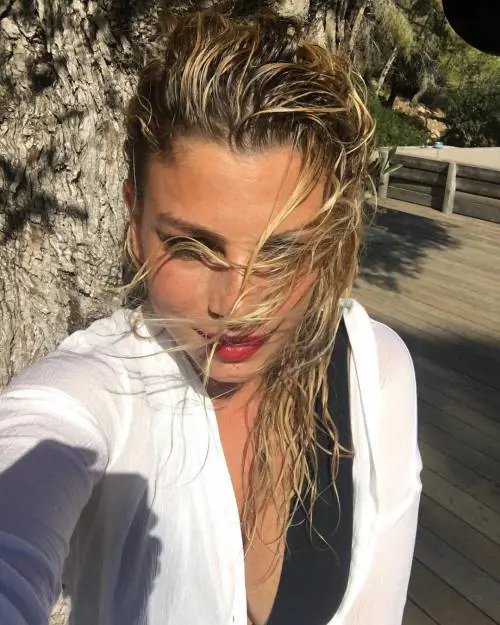 Emma Marrone, la foto sexy fa impazzire i fan: "Me la godo di brutto"