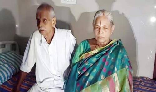 India, donna di 74 anni partorisce due gemelline 