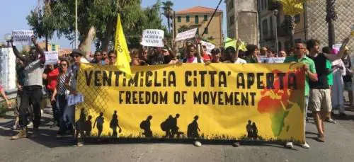 Cambia il governo: no border tornano in piazza a favore dei migranti