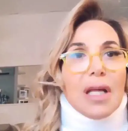 Incidente per Barbara D'Urso, colpita da una lastra di cristallo