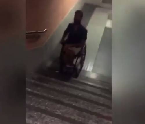 Roma, un altro disabile bloccato nella metro per gli ascensori rotti