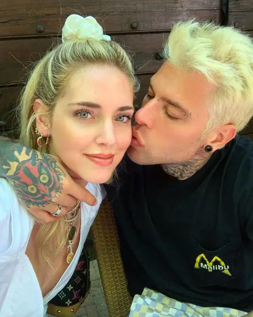 Chiara Ferragni, l’accappatoio rischia di cadere