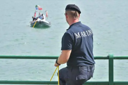 Cadavere nel lago d'Iseo, auto riportata a galla: ora si indaga per omicidio
