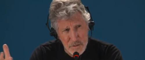 Roger Waters attacca gli italiani: "I profughi non vengono per rubarvi la pizza"