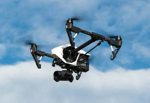 Roma, drone sopra il Colosseo. Nei guai un turista 28enne 