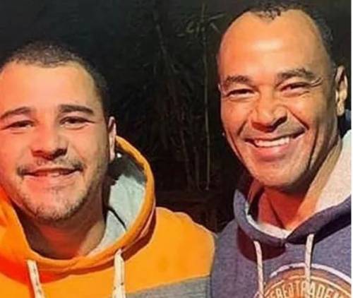 Cafu: "Grazie a tutti per i messaggi e l'affetto. Pregate per noi"