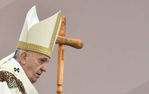 Il Papa mette in guardia i vescovi: "Non fate entrare i lupi nel gregge"