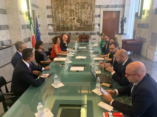 Di Maio si fa il suo Cdm e fa infuriare Conte