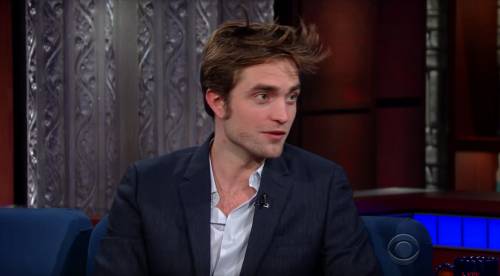 Robert Pattinson: "Non vado mai in vacanza perché ho paura di perdere il mio lavoro"