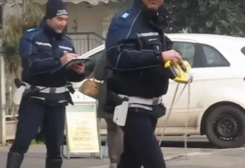 Torino, investito mentre attraversa la strada: grave 85enne disabile
