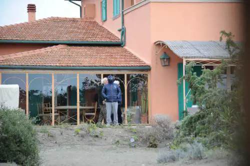 Inchiesta stupro, perquisita la villa di Grillo a Bibbona