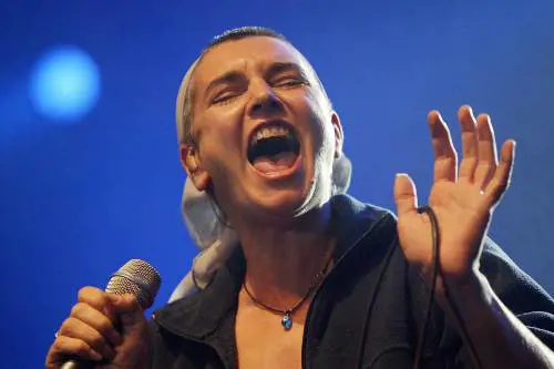 Eredi Sinéad O'Connor contro Trump: "Non usi le sue canzoni, per lei era un demone"