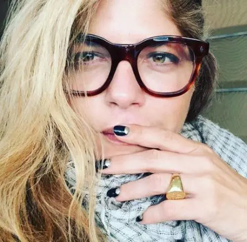 Selma Blair nuda dopo la chemioterapia: è polemica