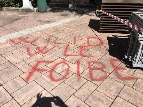 "W il Pd, W le foibe": scritta choc prima della Festa dell'Unità