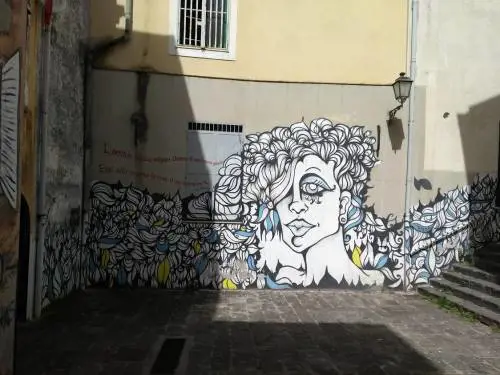 Truffa del "fittasi", incassa la caparra e scompare