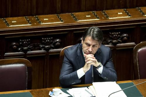 La metamorfosi di Conte: scorda la lotta al 'business dell'immigrazione'