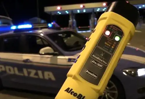 Alcoltest, la sentenza: bastano alito e testimonianza degli agenti per provare l'ubriachezza