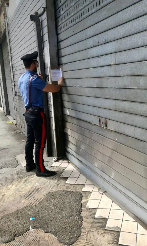 Nel garage un autolavaggio abusivo, denunciato un 47enne