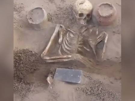 Quello "smartphone" di 2mila anni fa ritrovato nella tomba