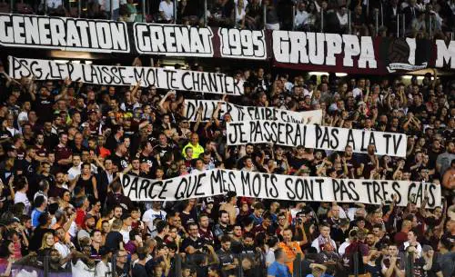 La Francia cambia idea: basta partite sospese per omofobia