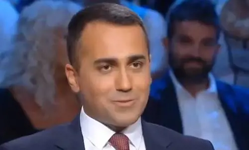 Floris interroga Di Maio: "Do you speak english?"