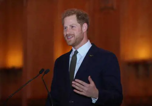 Harry agli Invictus Games con un'altra donna. Ma non è come sembra