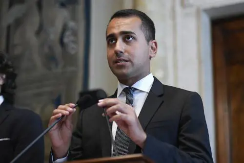 Ora i gilet gialli scaricano Di Maio: "Sta scivolando a sinistra"