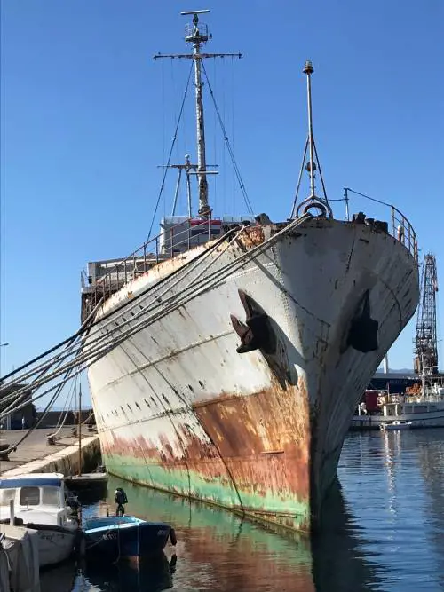 Il panfilo-reggia su cui Tito invitava i potenti della Terra