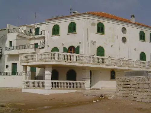 Lo spaccio vicino alla casa del commissario Montalbano