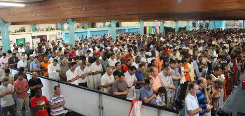 Dopo il no alla "Mecca" il Comune rimuove la moschea provvisoria