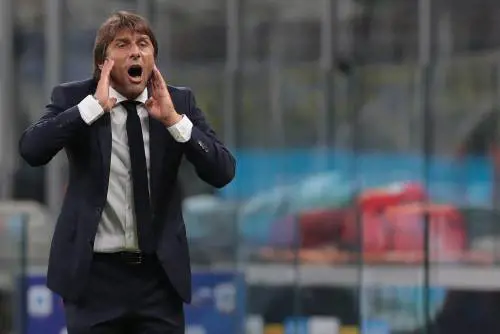 Inter, Conte punge Sarri: "Qualcuno stia sereno, ora è dalla parte dei forti"