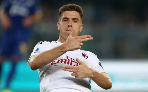 Un rosso e un rigore per sbloccare il Milan e riarmare Piatek