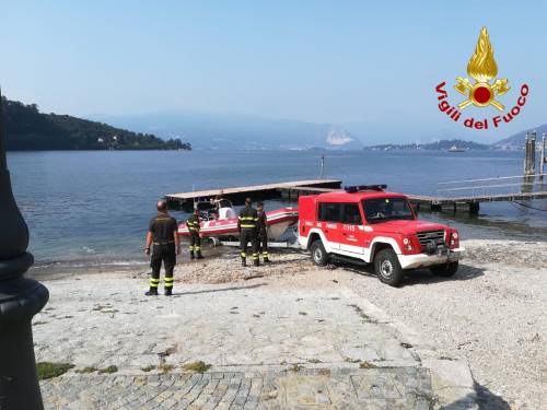 Varese, cade da traghetto nel lago Maggiore: ​ricerche ancora in corso