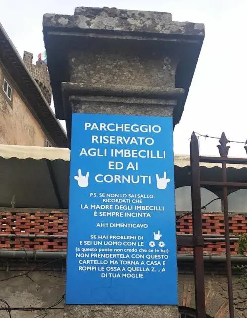 Viterbo, compare cartello choc: "Se sei cornuto, rompi le ossa a quella z...a di tua moglie"
