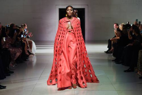 Naomi Campbell alla London Fashion Week: foto