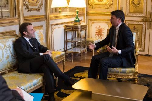 Renzi spacca il Pd in Europa e spunta l'asse con Macron