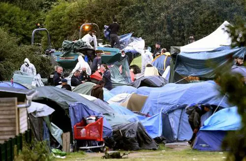 Francia, pugno duro di Macron: sgomberati 1600 immigrati