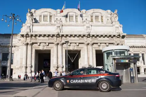 Aggressione in Centrale: 24enne derubato e minacciato con punteruolo