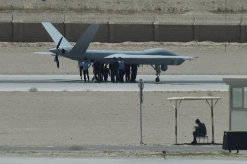 Droni, missili e bombardieri: ecco le nuove armi della Cina