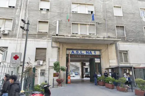 Infermiera aggredita dall'ex marito in un reparto dell'ospedale Pellegrini