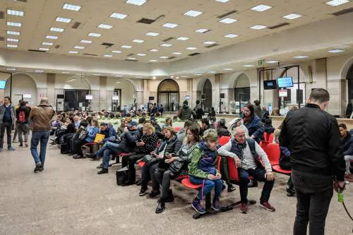 Addio sportelli: la residenza si cambia con un clic