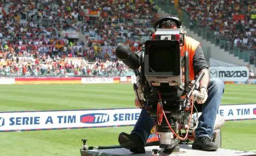Operazione contro i furbetti delle tv pirata: 5 milioni di utenti oscurati