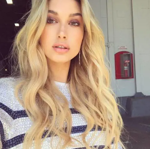 Hailey Baldwin, Kendall Jenner e le sorelle Hadid: le foto più sexy