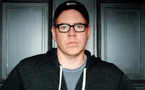 Arrestato il fidanzato di Bret Easton Ellis: "Ricoverato nel reparto psichiatrico"