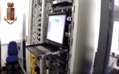 Blitz contro la tv pirata: multe fino a 25mila euro per utenti del "pezzotto"