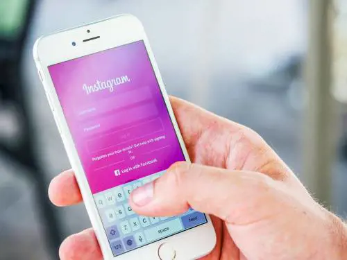 Instagram inizia a bloccare post su diete e chirurgia plastica