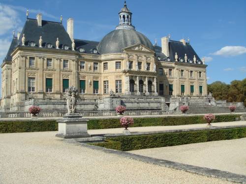 Imbavagliati e rapinati i proprietari del castello di Vaux-Le-Vicomte, i ladri rubano 2 milioni