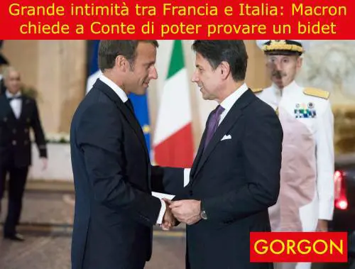 La satira del giorno: la strana richiesta di Macron